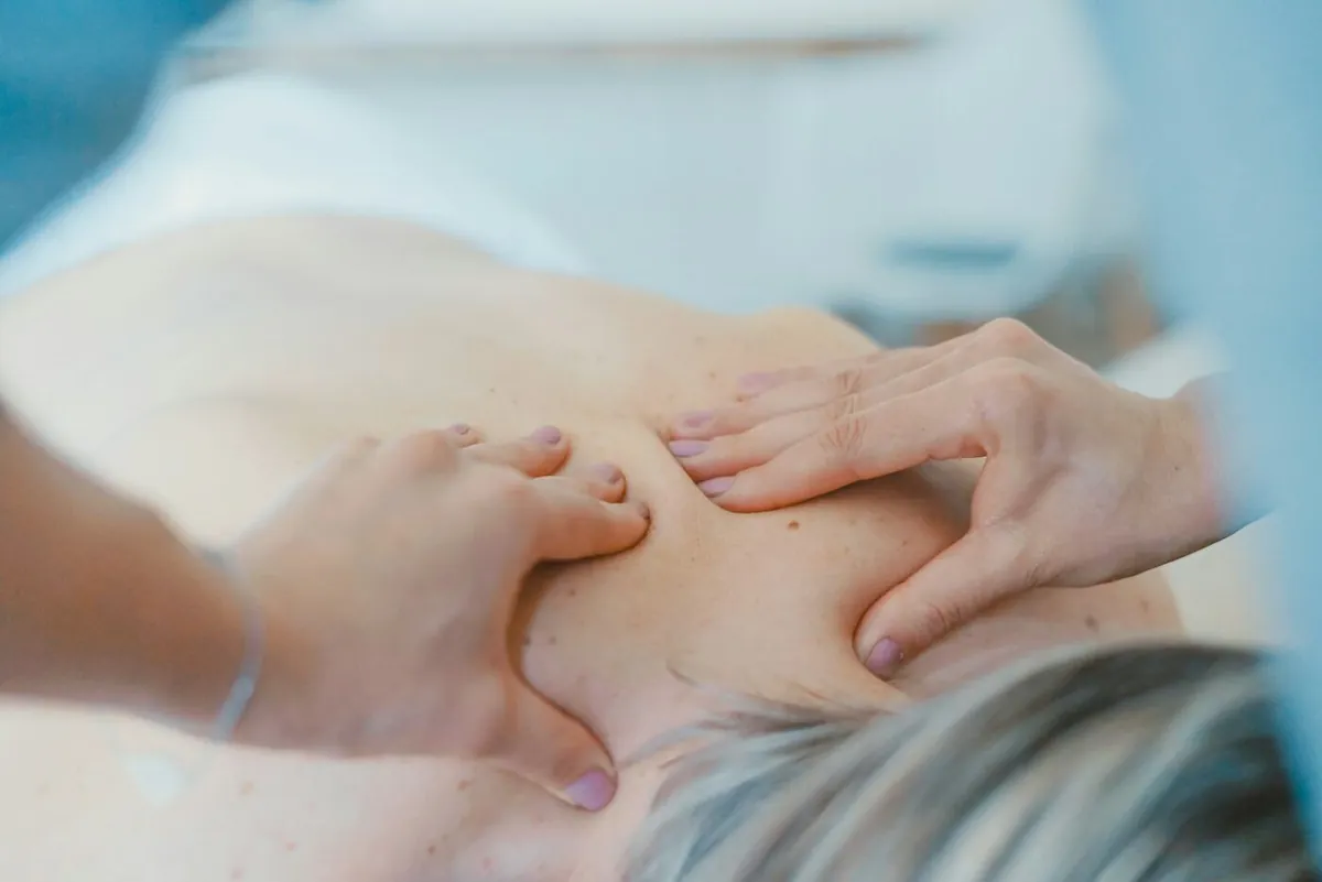 Soin par imposition des mains — magnétisme